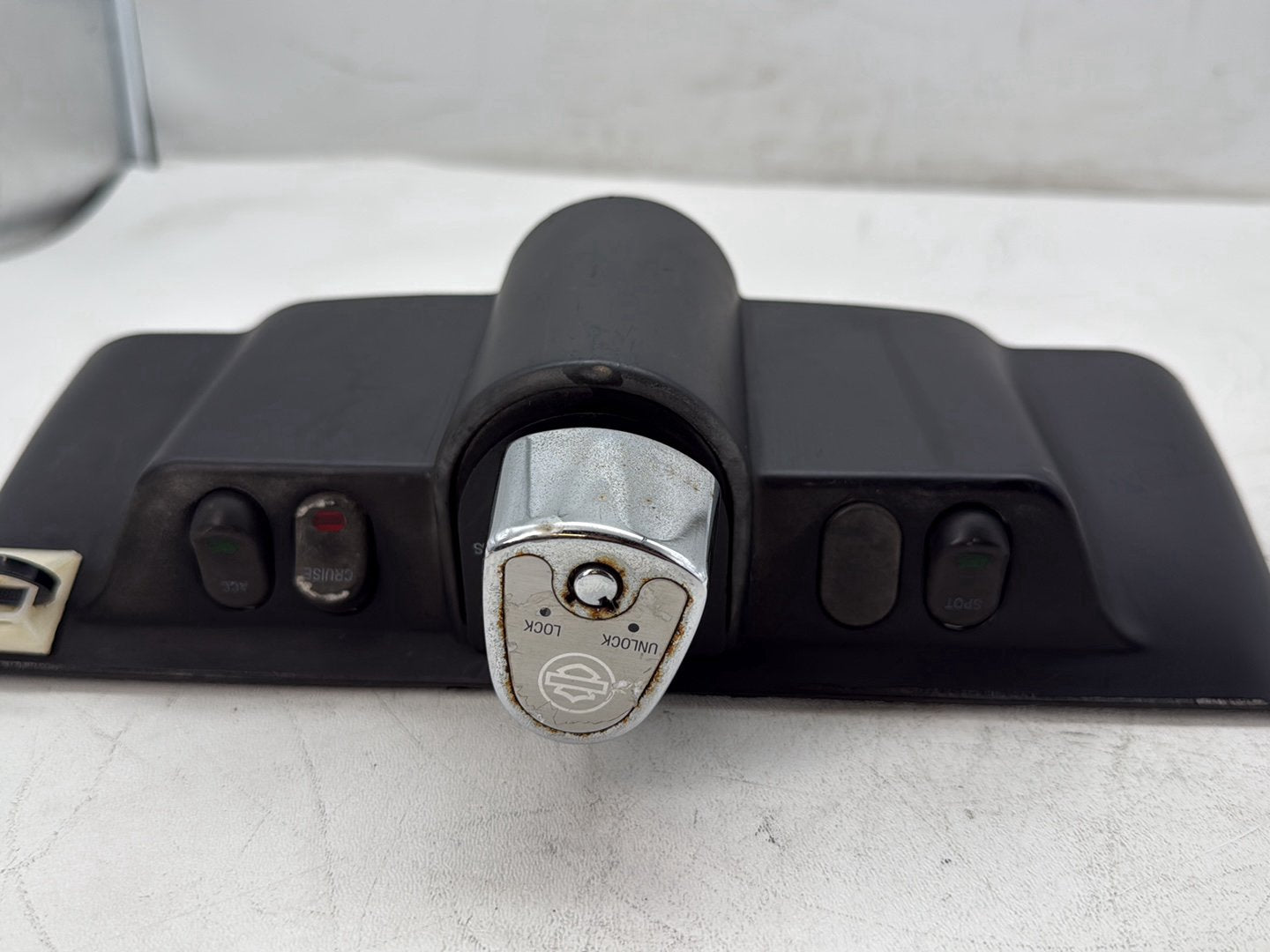 2006 Harley Touring FLHTCI Electra Glide Classic OEM Dash Ignition Cap Switch Lockset NO Key