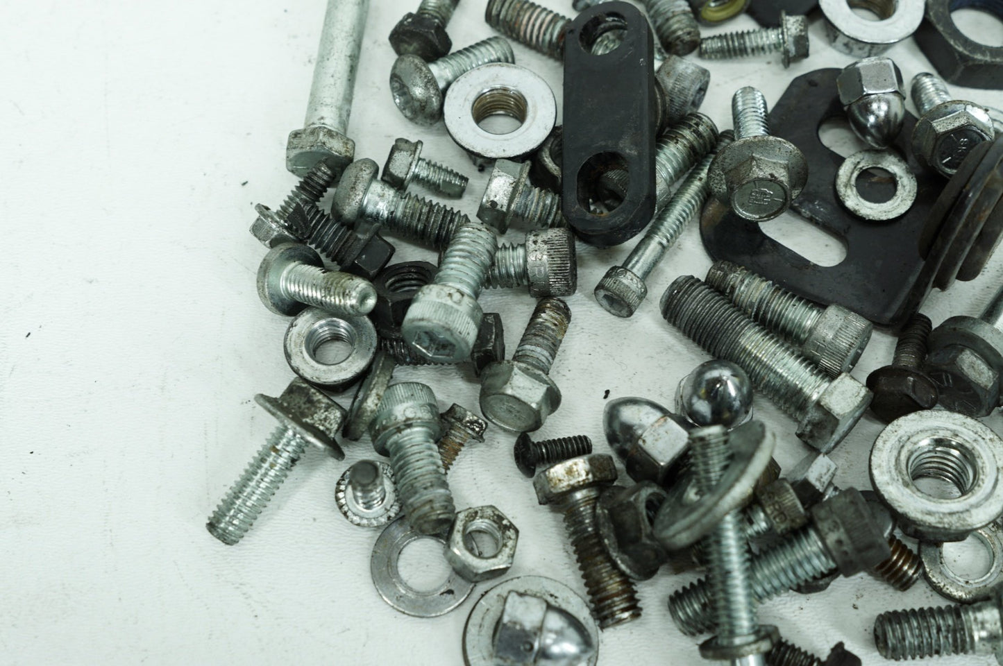 1999 - 2006 Harley-Davidson Softail Deuce Hardware Bolts Nuts & Brackets