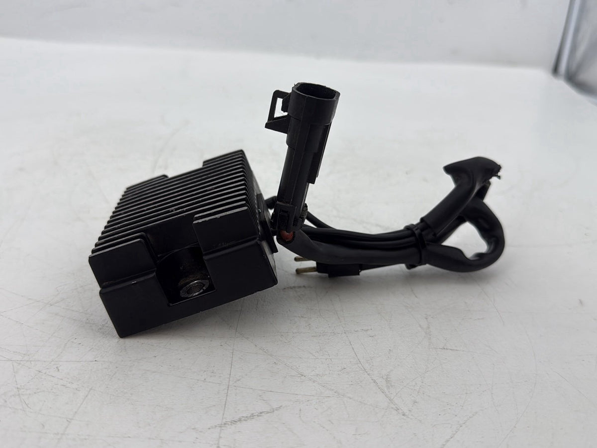 2006 Harley Sportster XL883C 883 Custom OEM Voltage Regulator Rectifier 74523-04