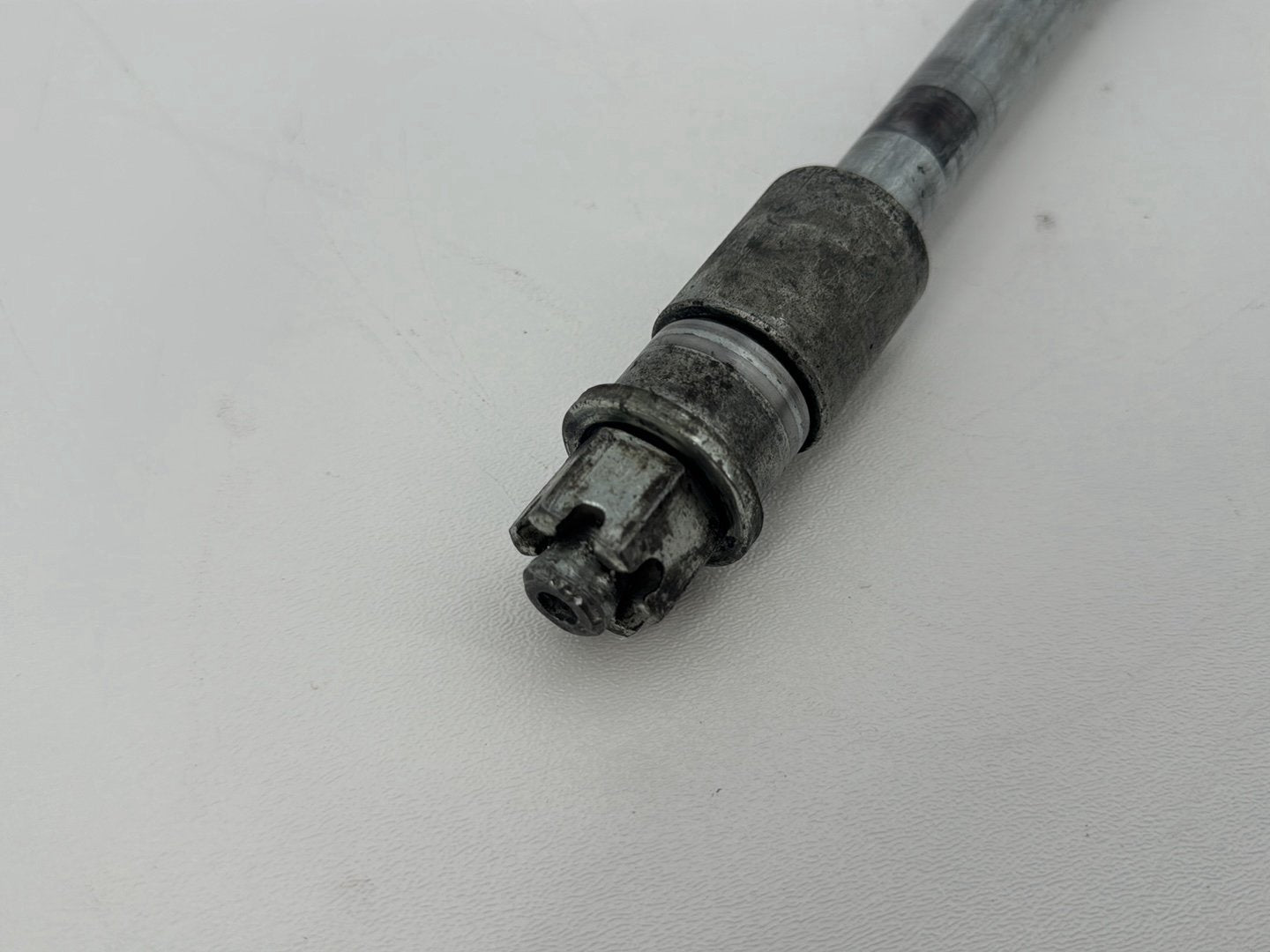 1999 - 2006 Harley-Davidson Dyna Low Rider Rear Wheel Axle Bolt Shaft