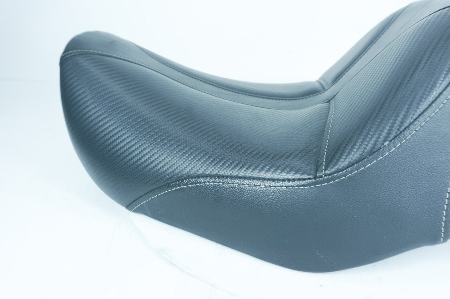 2007 - 2012 Harley-Davidson Dyna Street Bob Rider Driver Solo Seat Pillion SADDLEMEN