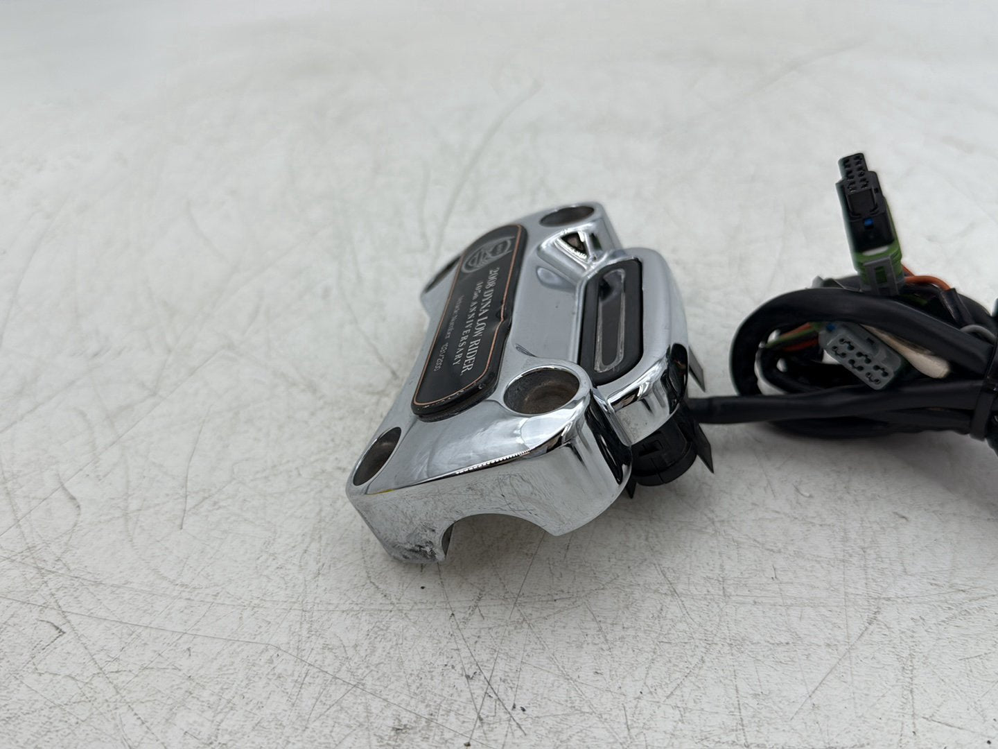 2008 Harley Dyna FXDL Low Rider Anniversary OEM Front Handlebar Riser Top Clamp Chrome