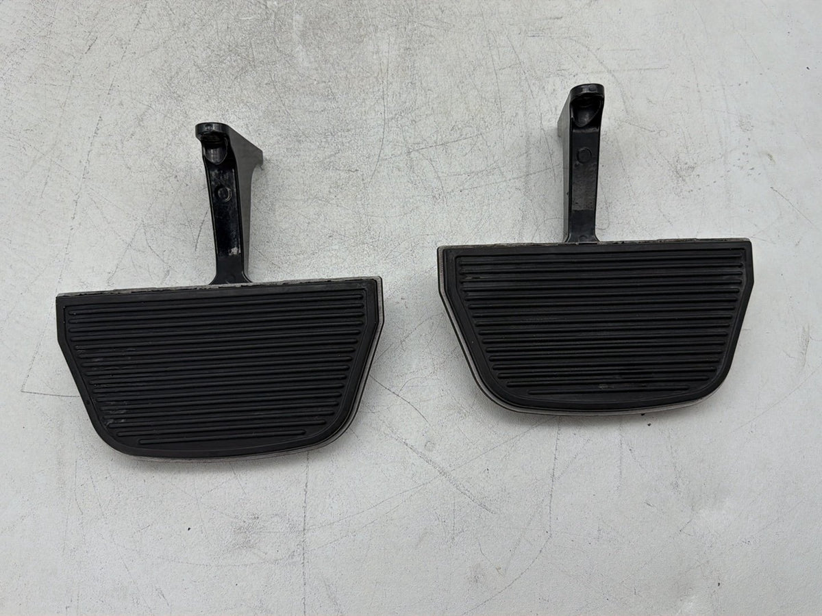 2012 Harley Electra Glide Touring Ultra OEM Left & Right Passenger Floorboard Foot Rest
