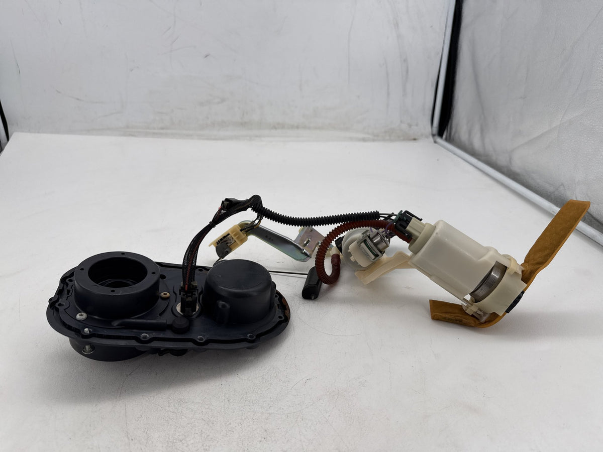 2014 Harley Dyna Switchback FLD OEM Fuel Pump Gas Gasoline Petrol Sending