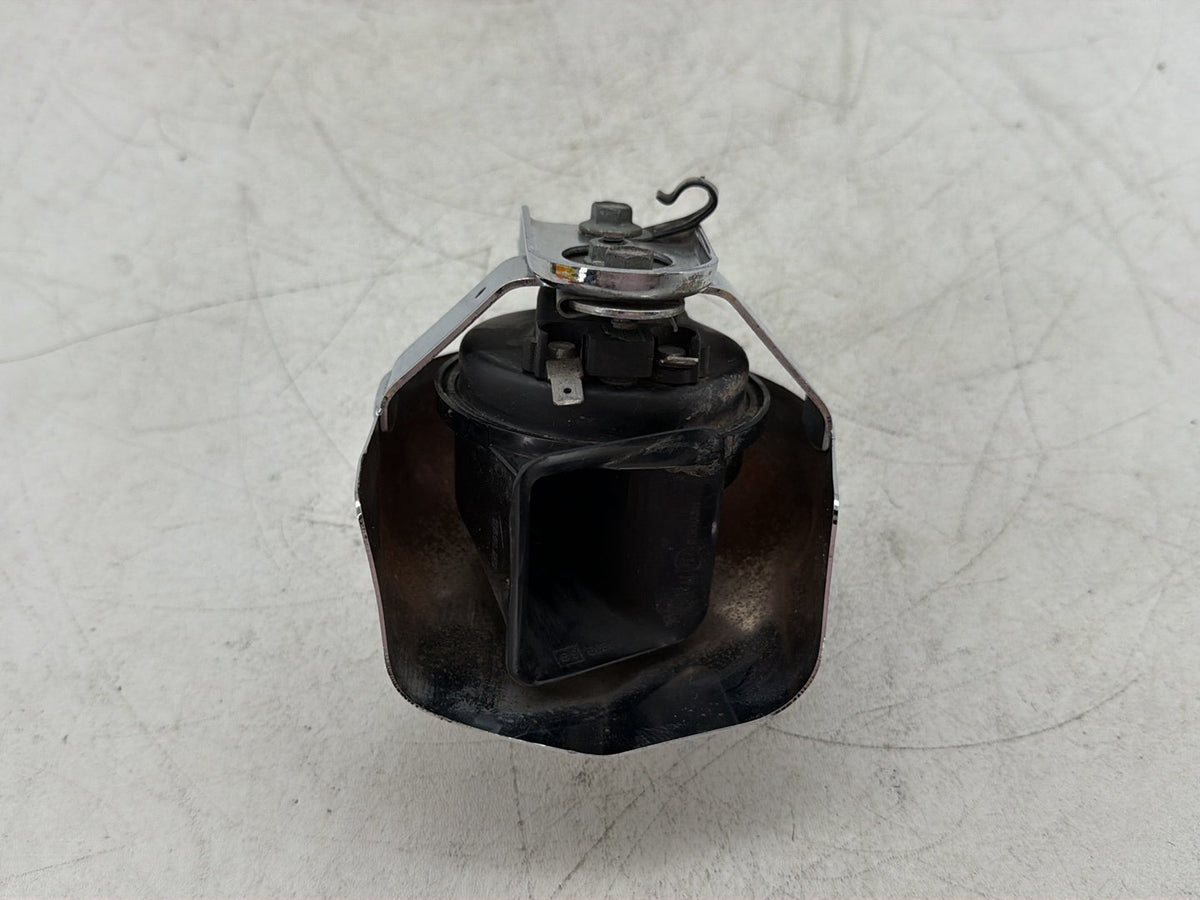 2010 Harley Electra Glide Touring Ultra OEM Horn Signal Klaxon Chrome Cover
