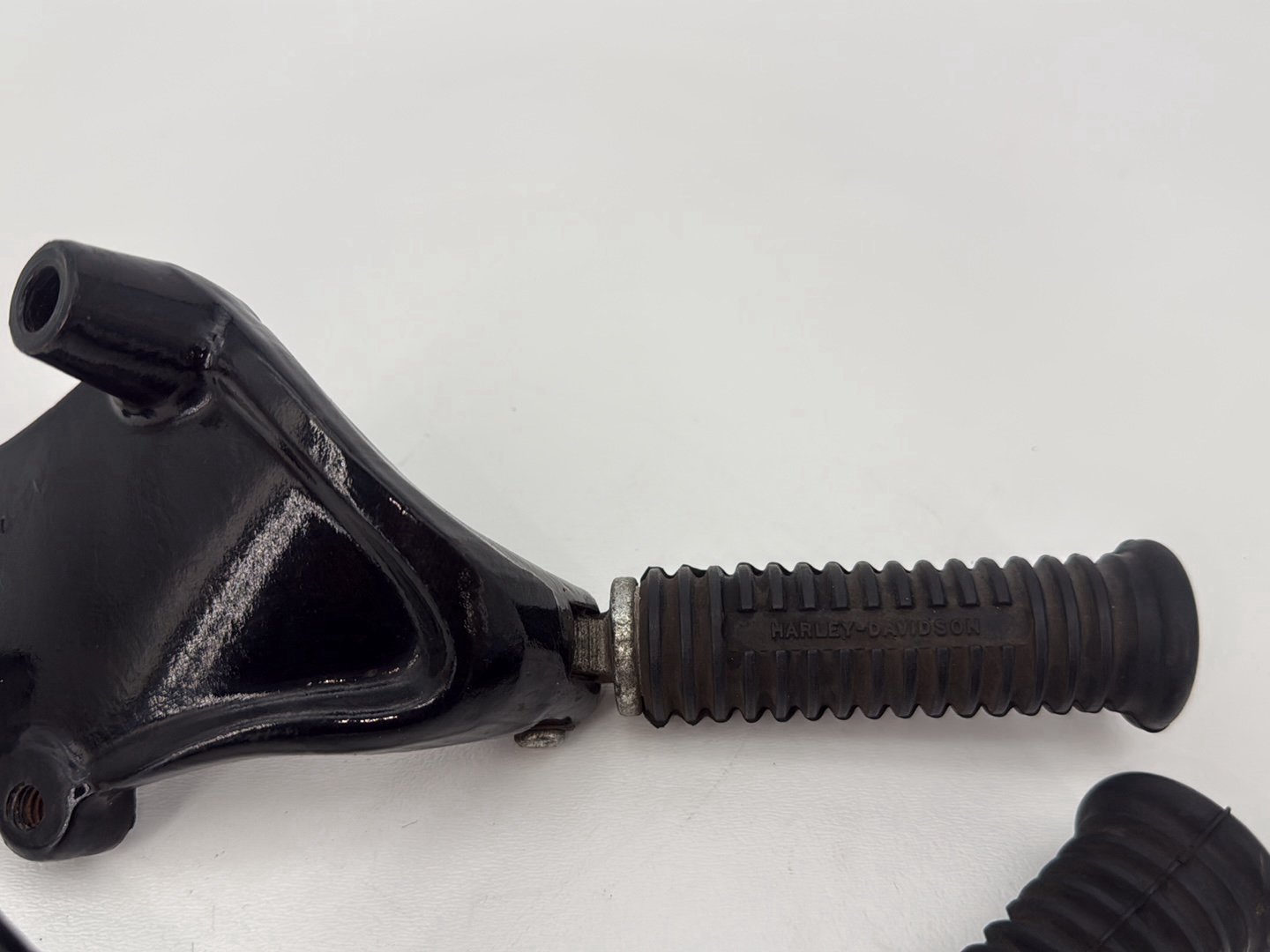 2014 Harley Sportster XL883L 883 SuperLow OEM Passenger Left & Right Foot Pegs