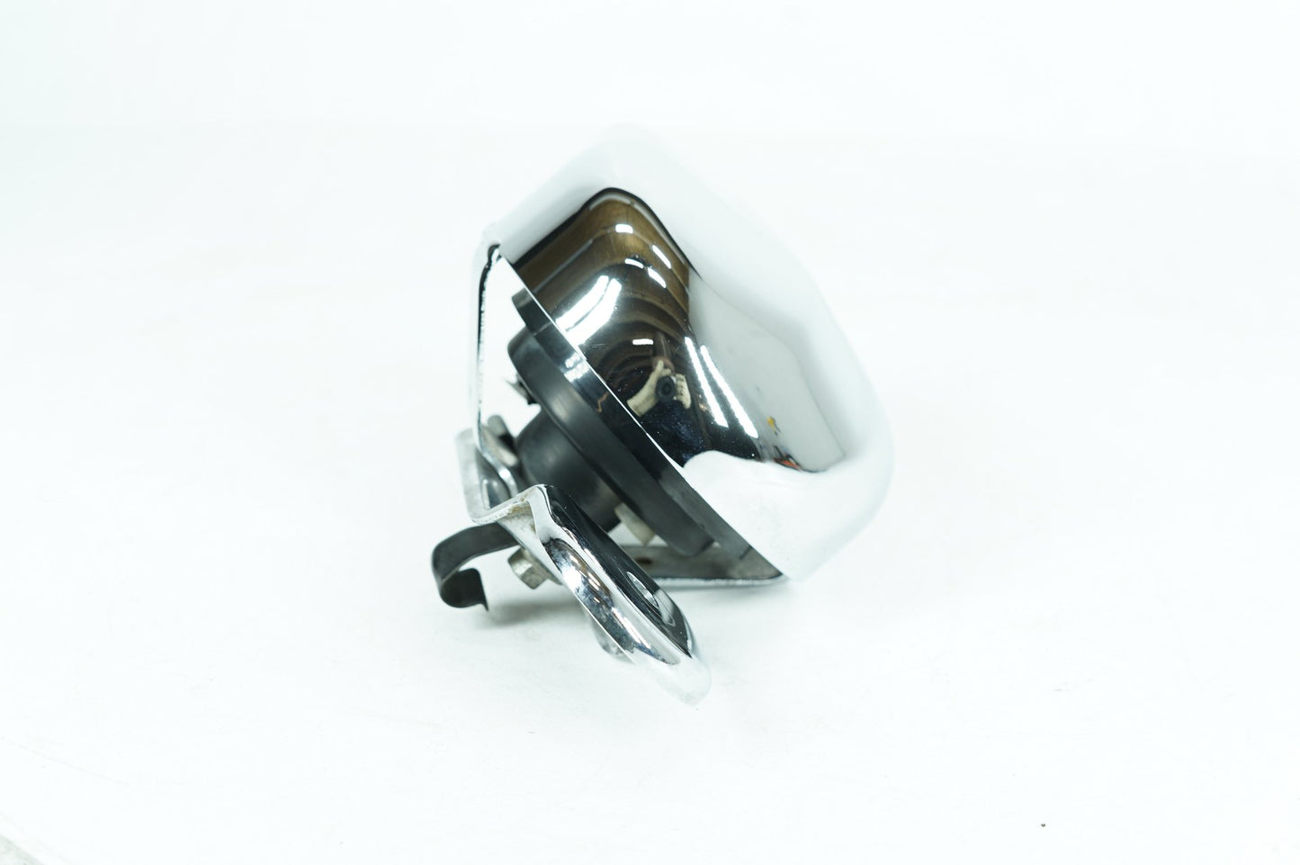 1999 - 2006 Harley-Davidson Softail Deluxe Horn Signal Klaxon Chrome Cover  	69012-93A