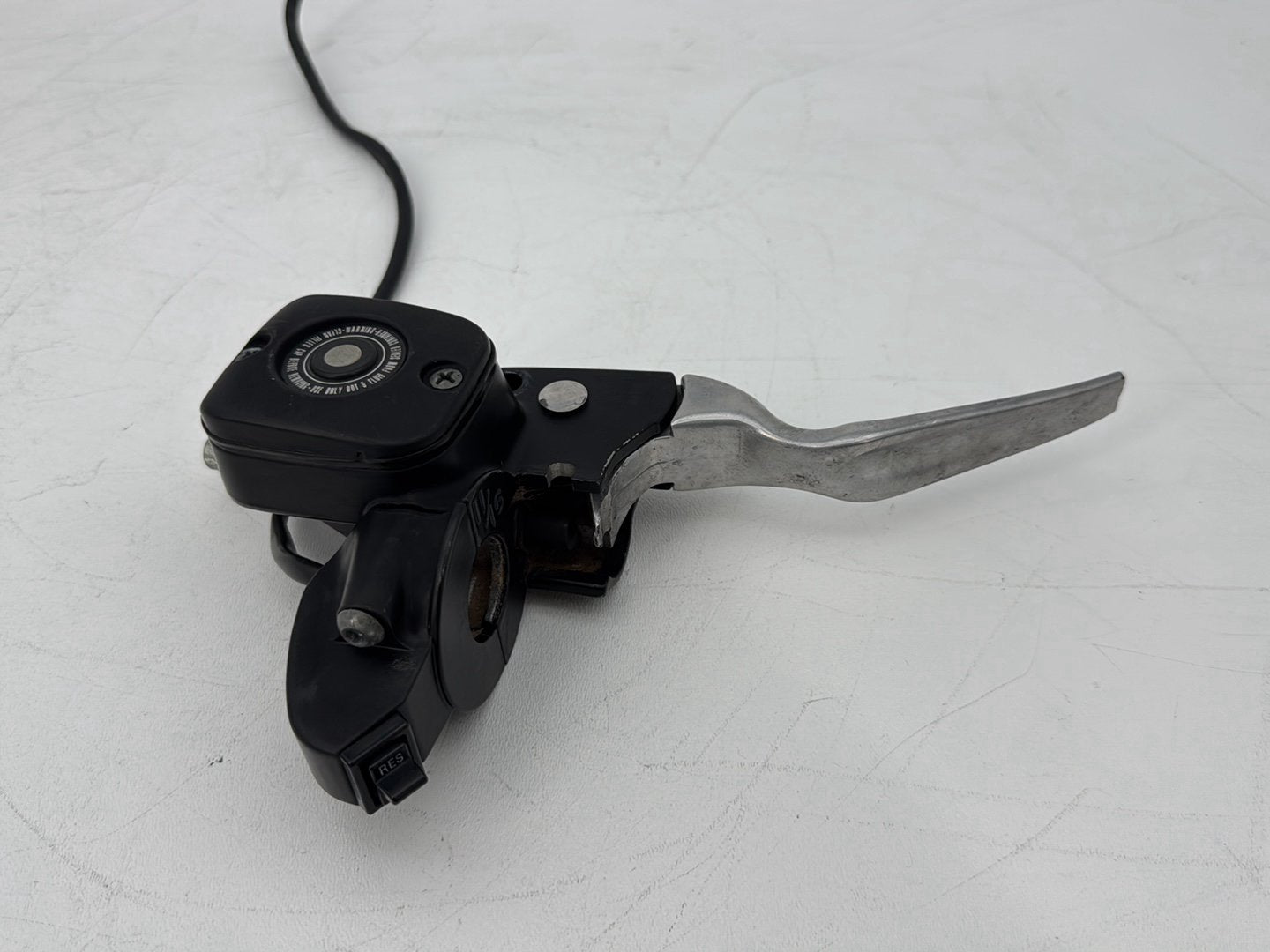 1999 - 2006 Harley-Davidson Touring Electra Glide Classic Front Right Brake Lever Master Cylinder 45013-96D