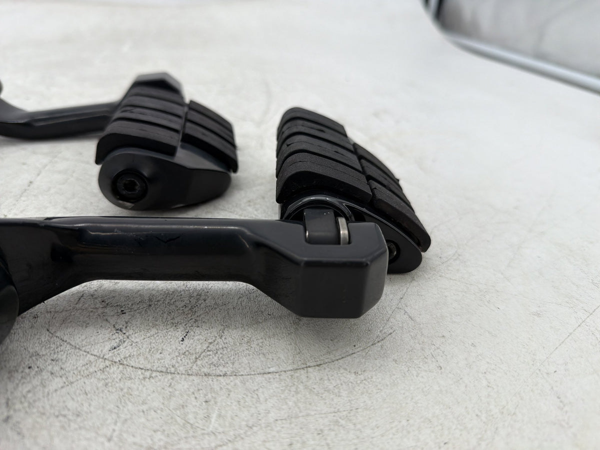 2010 Harley Road King Touring Police OEM Front Right Left Highway Foot Pegs
