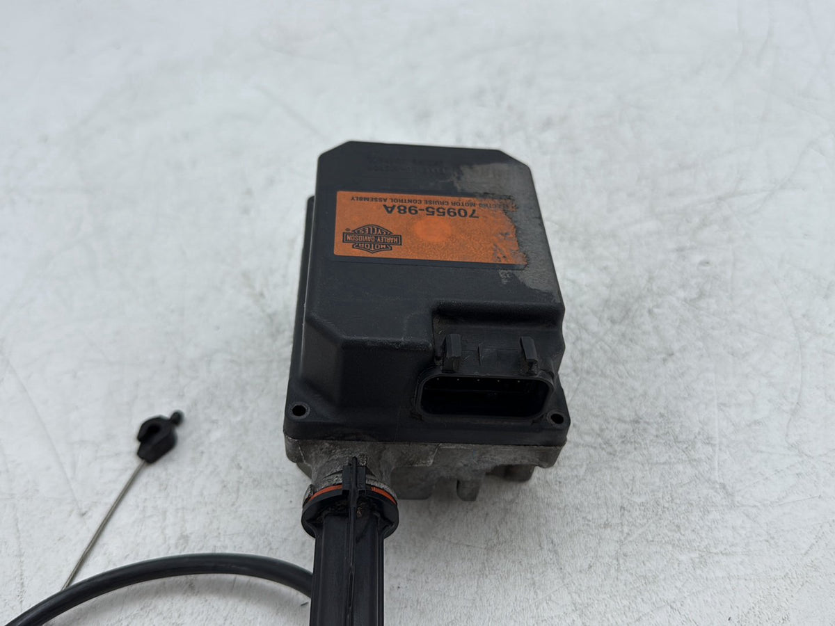 2000 Harley Electra Glide Touring Ultra OEM Cruise Control Actuator 70955-98A