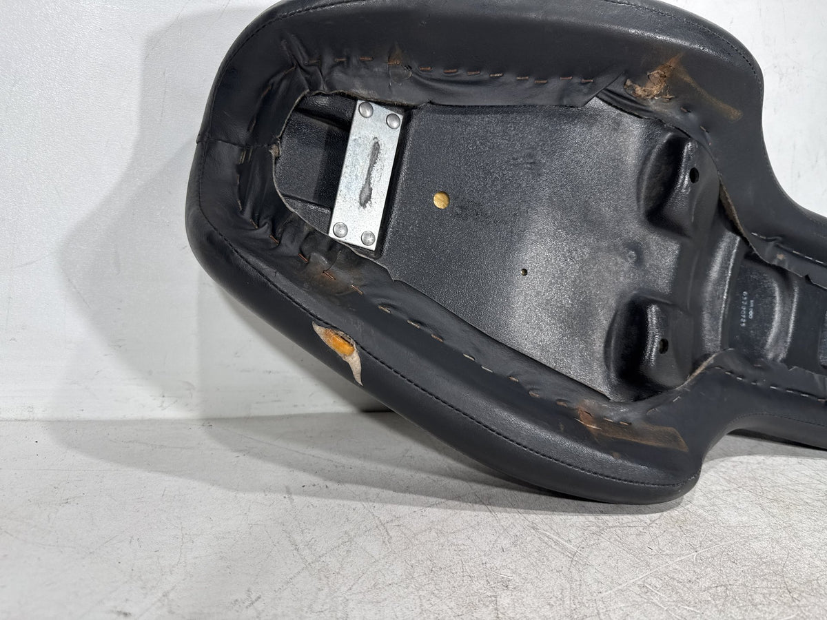 00 Harley Sportster 1200 Custom XL1200C Passenger Rider Driver Seat Saddle Torn