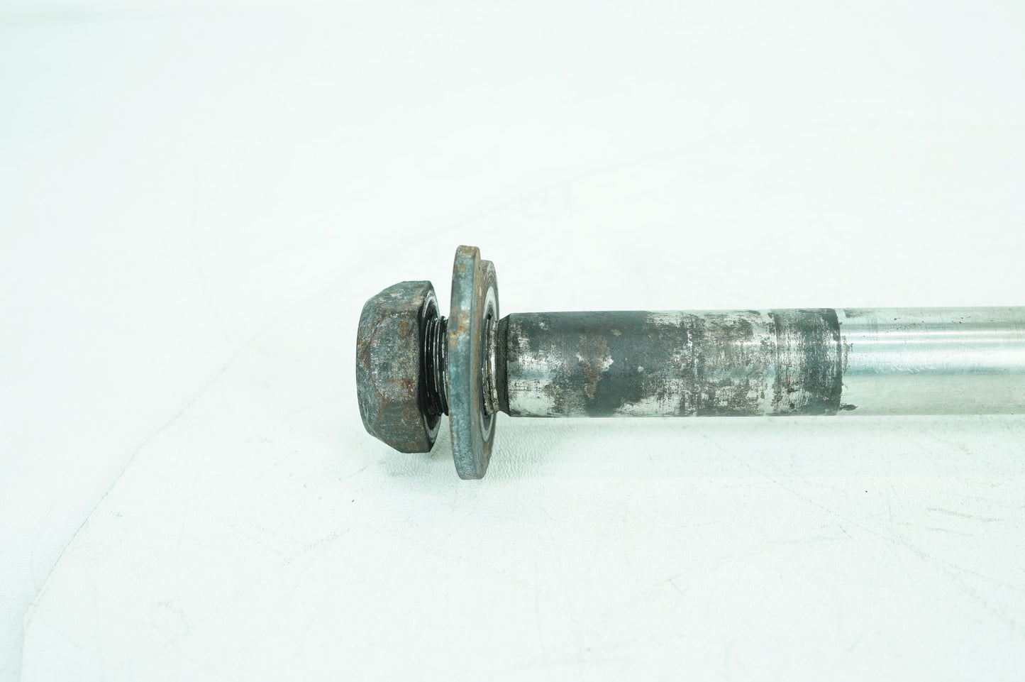 2007 - 2012 Harley-Davidson Touring Electra Glide Ultra Rear Wheel Axle Bolt Shaft 41056-09