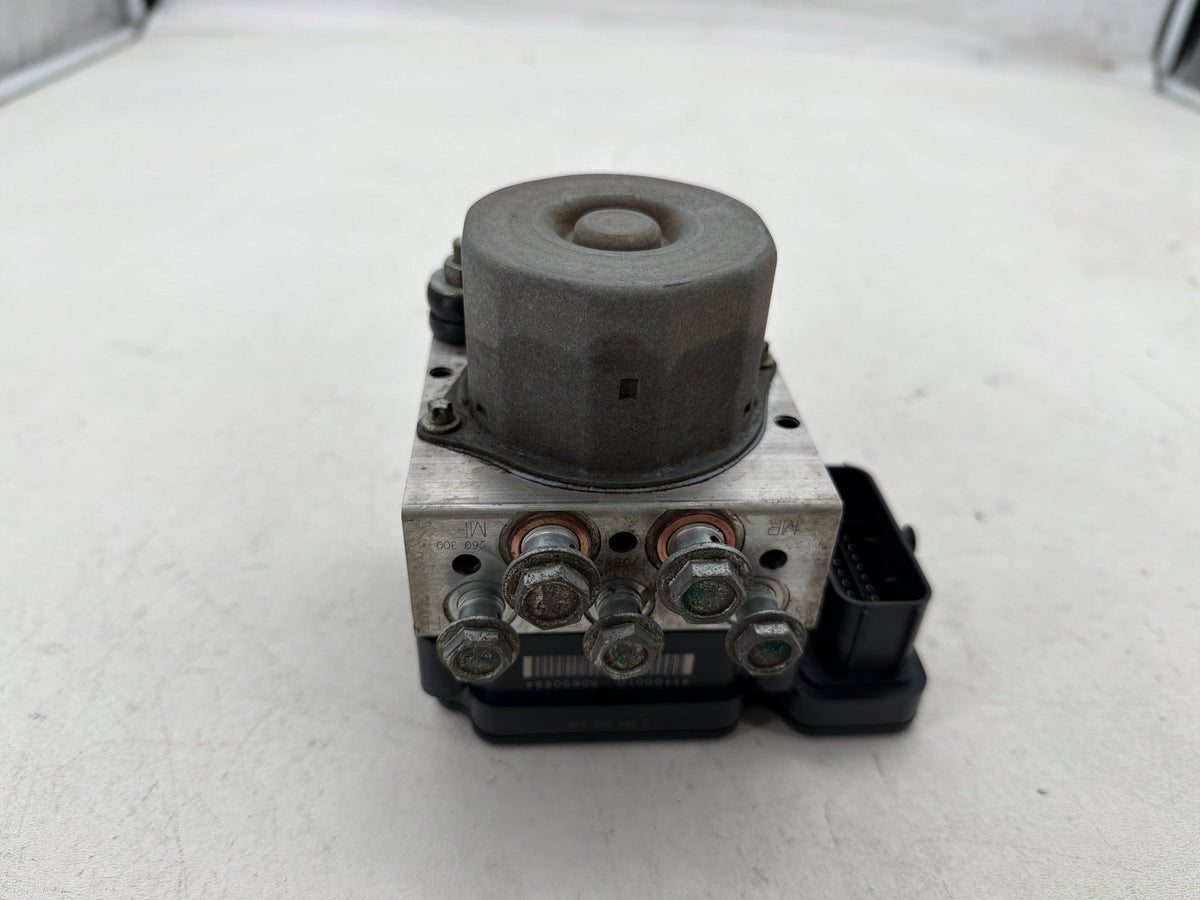 2016 Harley Road Glide Touring FLTRXS OEM ABS Brake Pump & Control Module