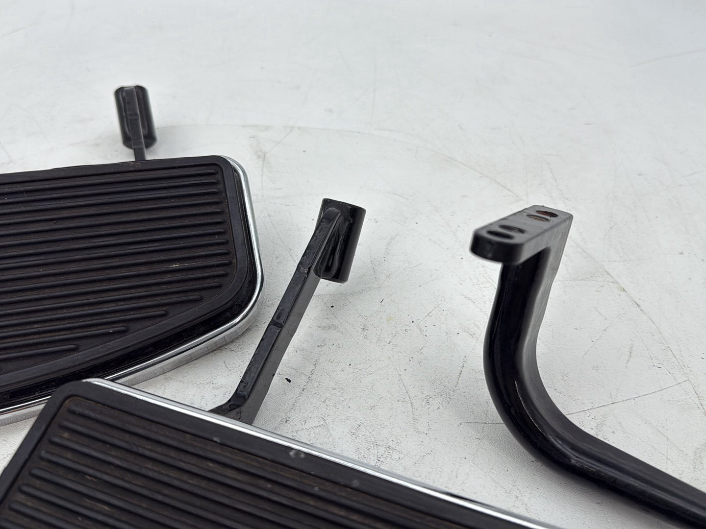2007 - 2012 Harley-Davidson Touring Electra Glide Ultra Left Right Driver Floorboard Foot Rest 	47365-83C