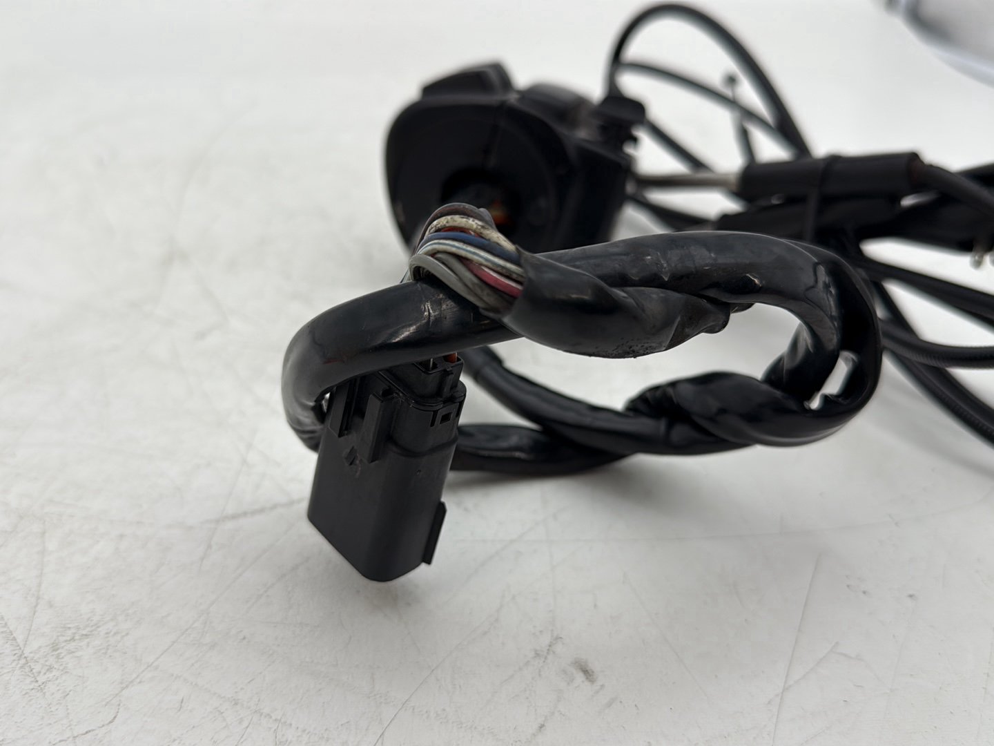 2007 Harley Touring FLHTCU Electra Glide Ultra OEM Right Engine Start Kill Switches Controls