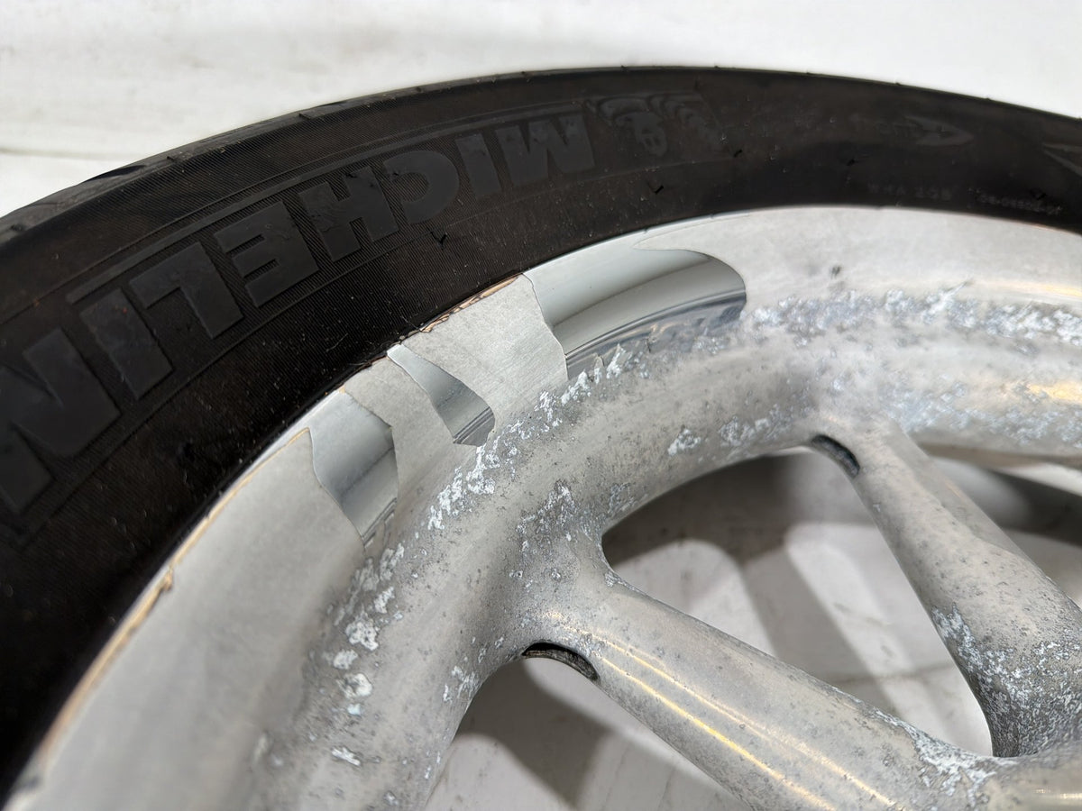 2004 Harley Electra Glide Touring Ultra OEM Front Wheel Rim Tire 130/90B16 16"