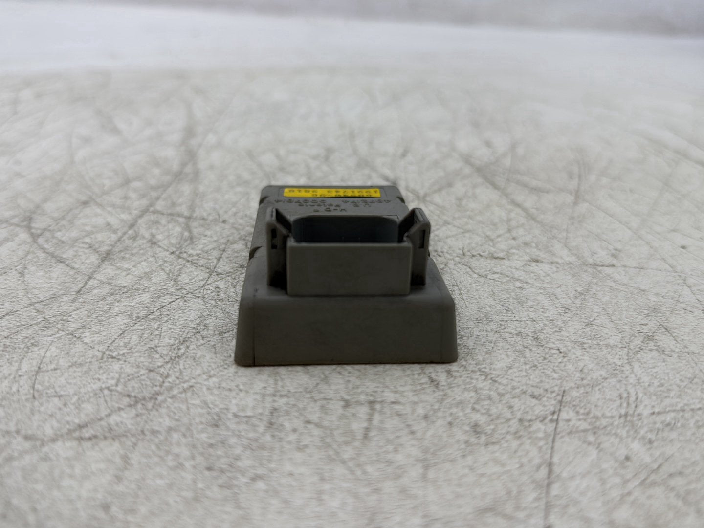 1998 Harley Touring FLHTCUI Electra Glide Ultra OEM Turn Signal Module Canceller TSM