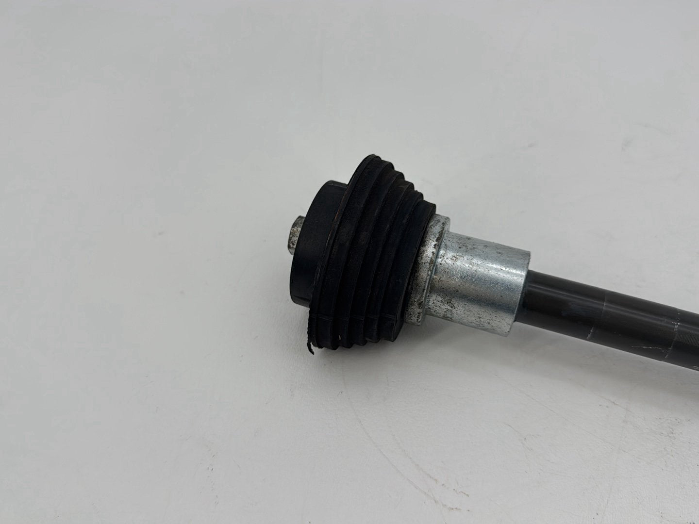 2007 - 2012 Harley-Davidson Touring Road Glide Rear Fork Swingarm Pivot Bolt Shaft 47505-02