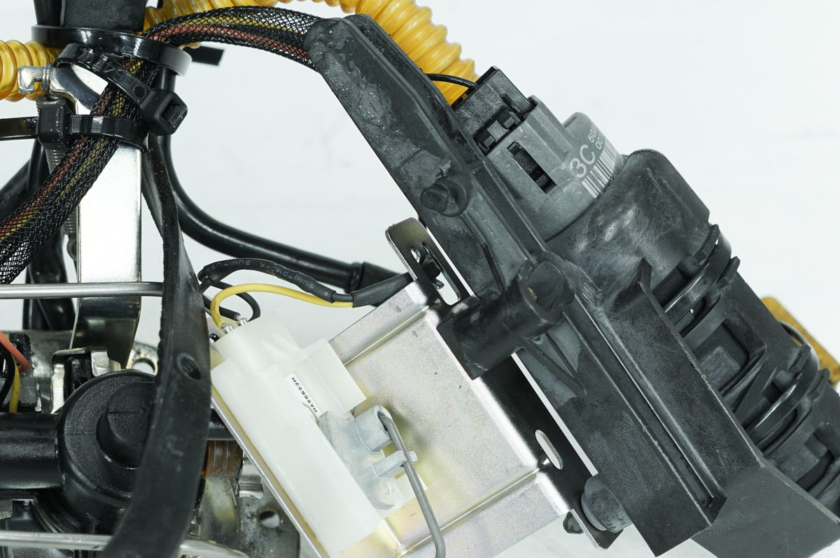 1999 - 2006 Harley-Davidson Touring Street Glide Gas Gasoline Fuel Petrol Pump Sending 62897-01B