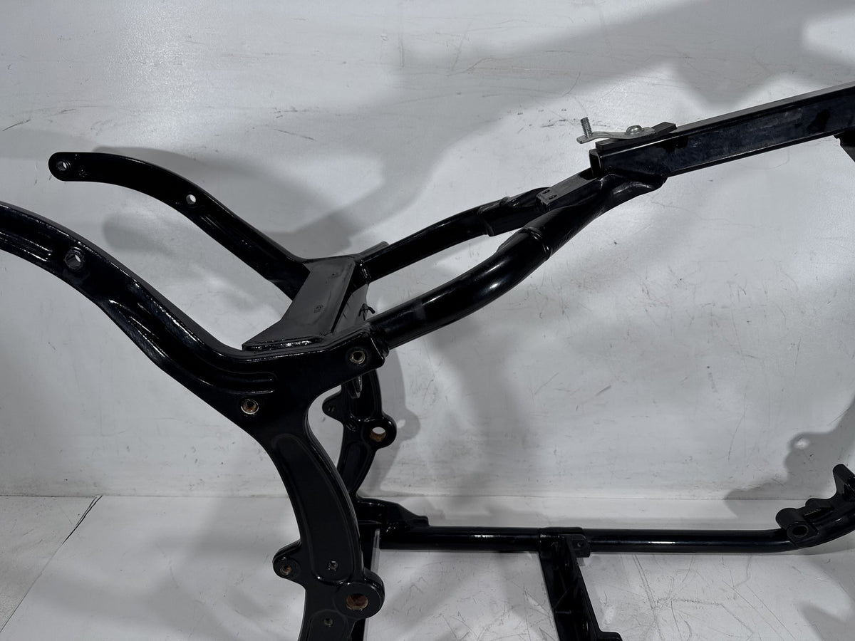 2003 Harley Softail Deuce FXSTDI OEM Body Main Frame Chassis SLVG 48887-00A