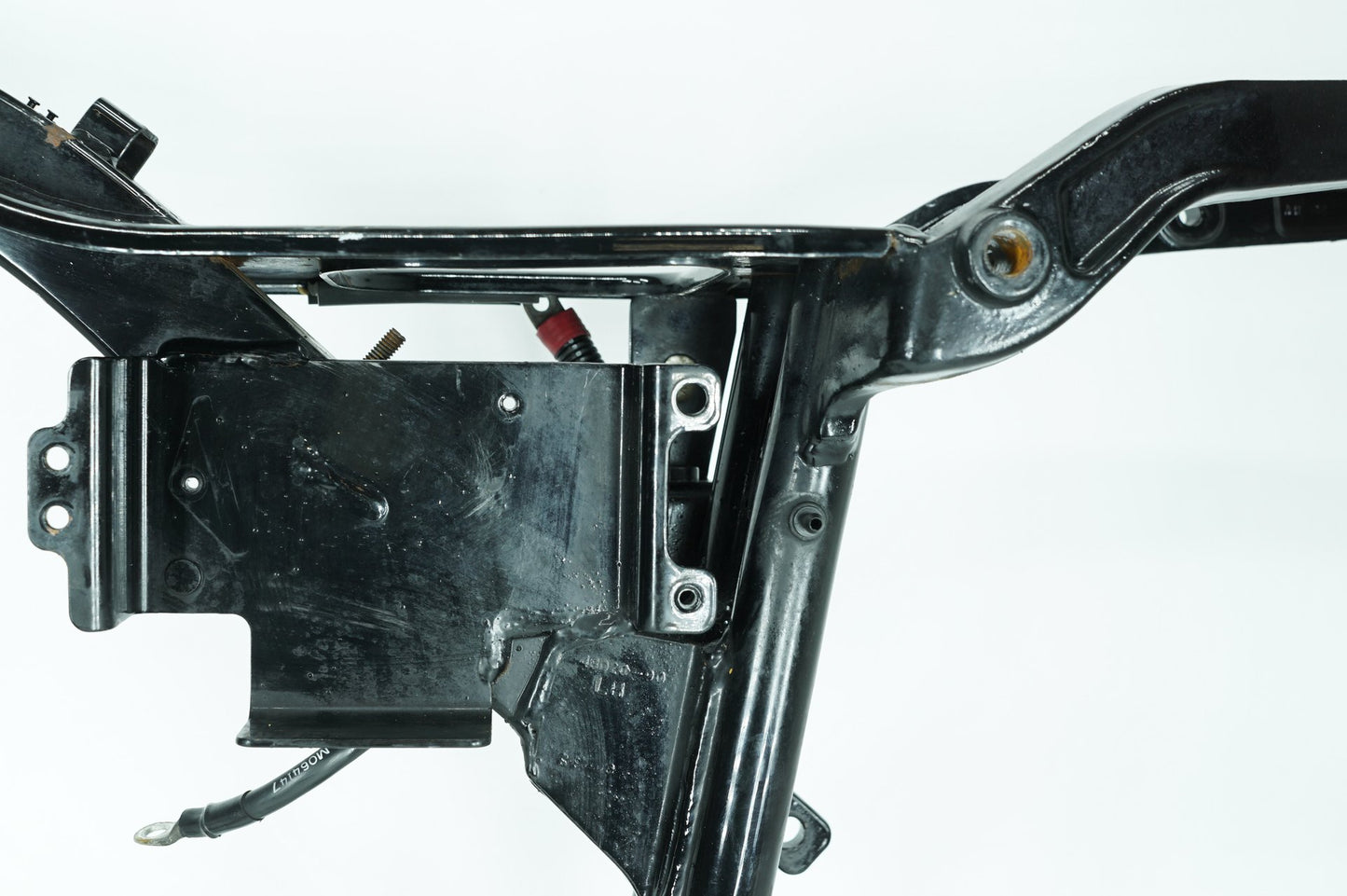 1999 - 2006 Harley-Davidson Dyna Wide Glide Body Main Frame Chassis SLVG  	47427-99A