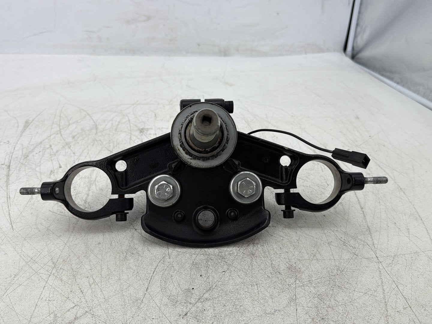 2016 Harley Road King Touring FLHR OEM Front Fork Upper Triple Tree Clamps