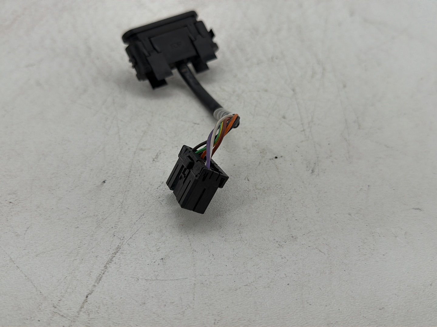 13 Harley Street Glide Touring FLHX OEM Dash Indicator Lamp Wire Plug 68789-96A