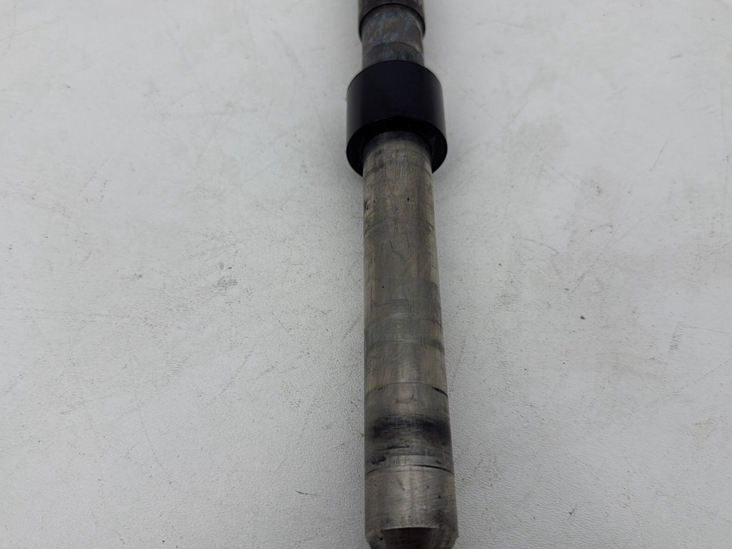 1999 - 2006 Harley-Davidson Touring Electra Glide Front Wheel Axle Bolt Shaft 	43364-00