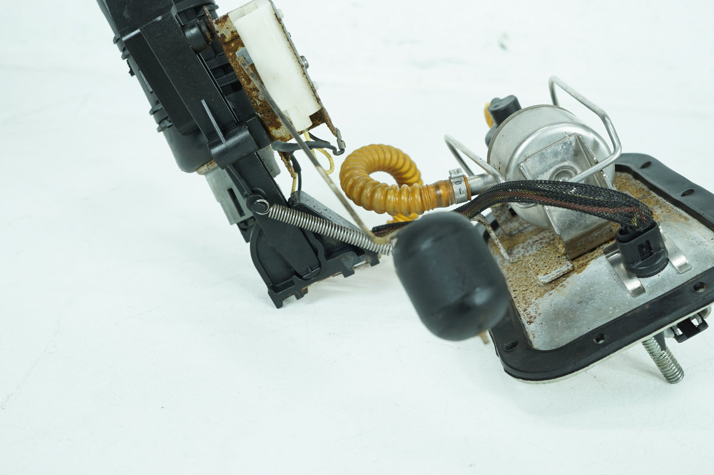 1999 - 2006 Harley-Davidson Softail Heritage Fuel Pump Gas Gasoline Petrol Sending 62897-01B