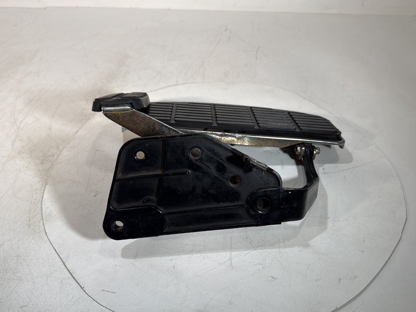 1986 - 1998 Harley-Davidson Softail Heritage Classic Right Driver 1 Floorboard Foot Rest 42431-87A , 42407-87C