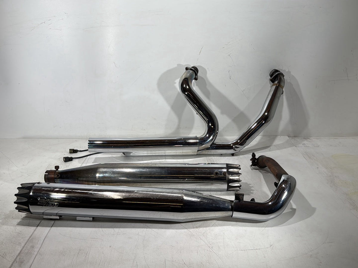 2011 Harley Electra Glide Ultra FLHTK Exhaust Header Pipes Muffler