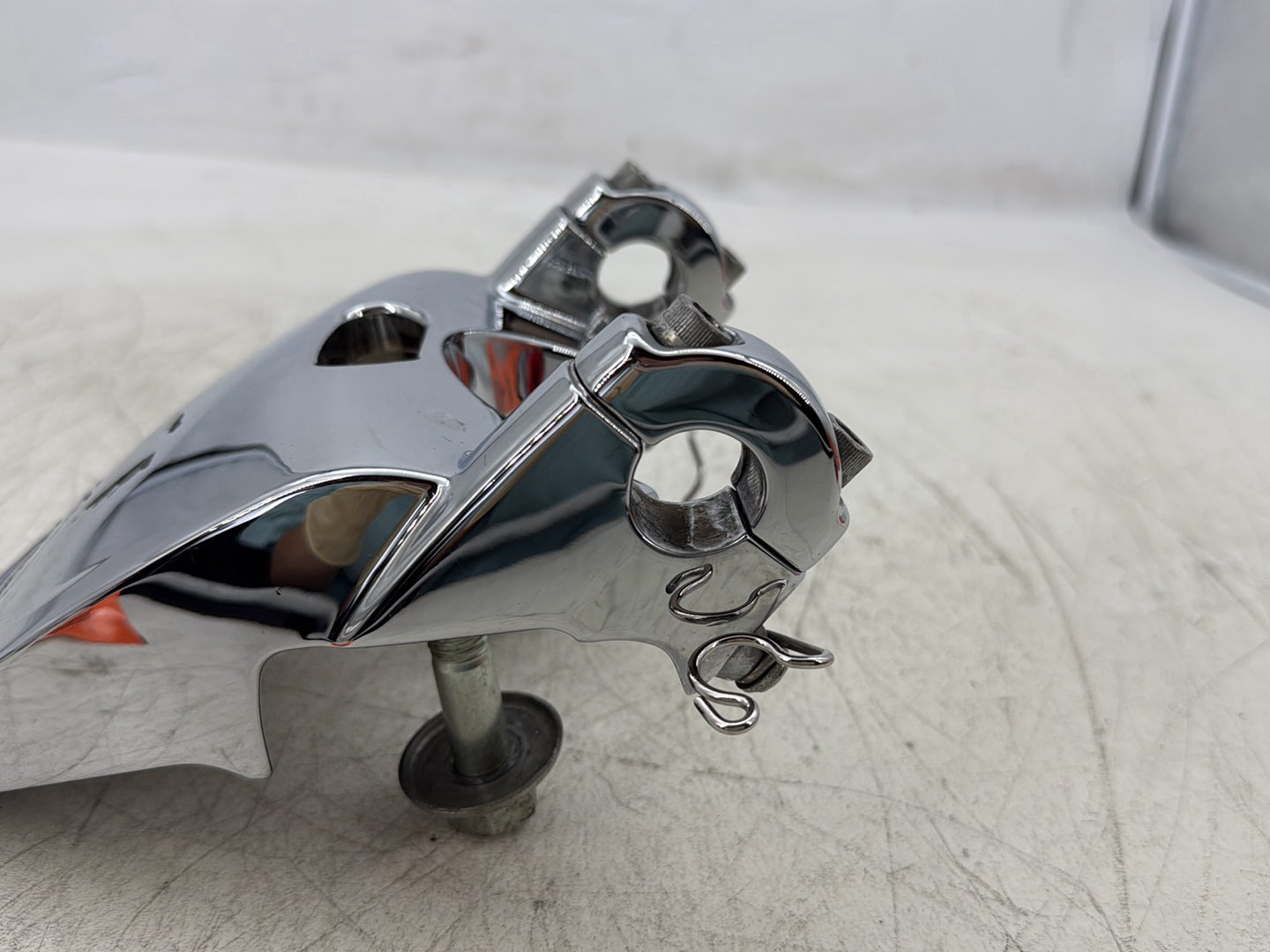 2015 Harley Dyna Low Rider FXDL OEM Front Handlebar Riser Top Clamp Chrome