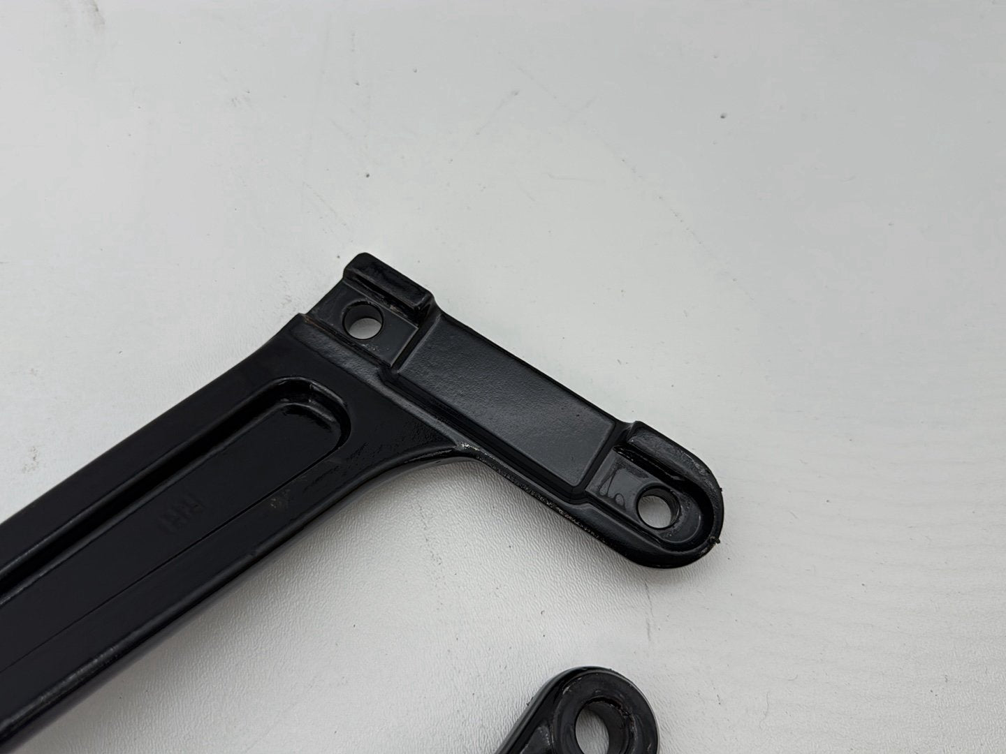 2008 Harley Softail Deluxe FLSTN OEM Rear Left & Right Fender Support Bracket