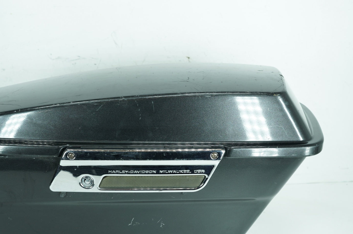 2007 - 2011 Harley-Davidson Touring Road King Classic Right 1 Saddlebag Luggage NO Key 90752-93