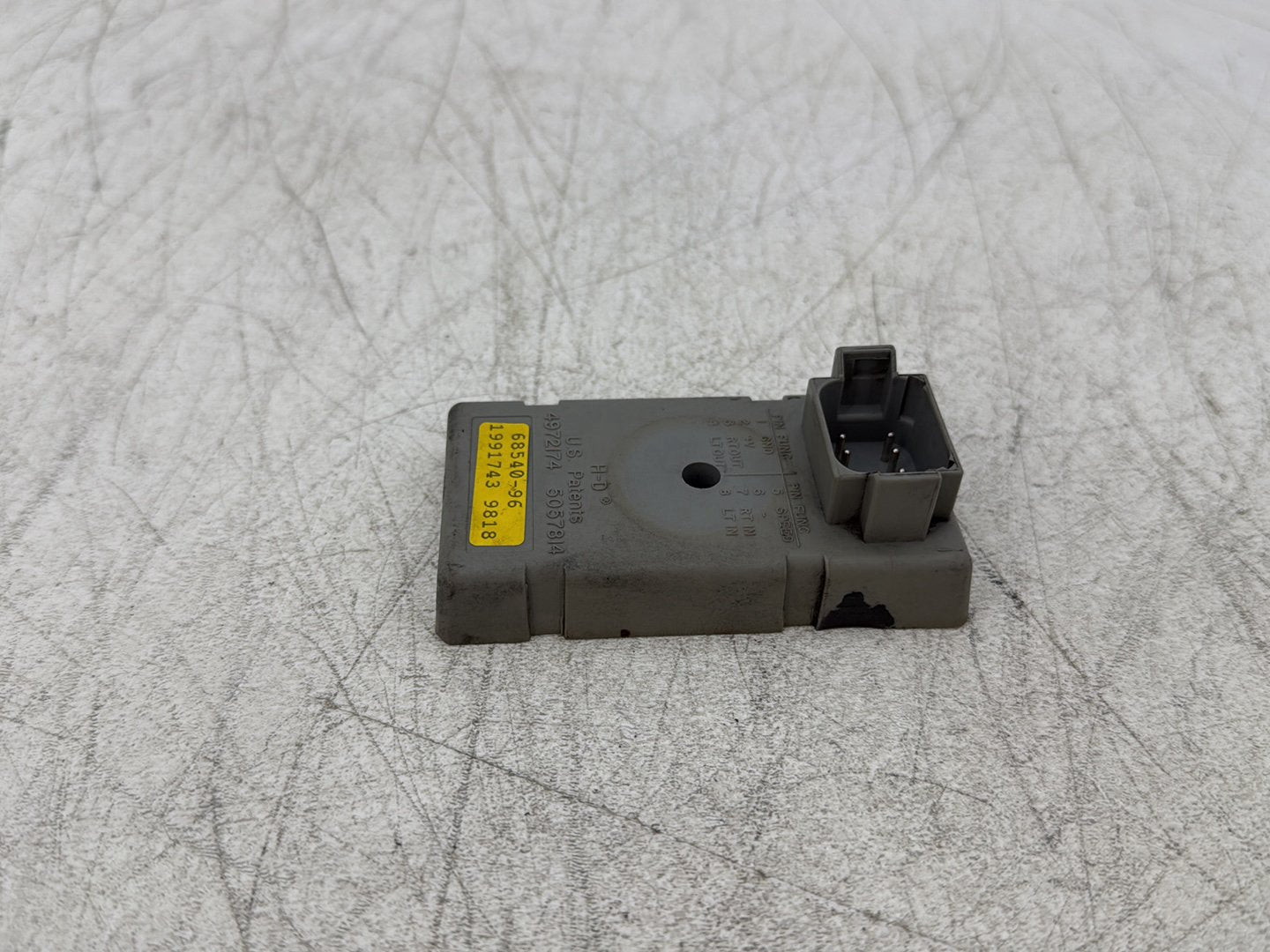 1998 Harley Touring FLHTCUI Electra Glide Ultra OEM Turn Signal Module Canceller TSM