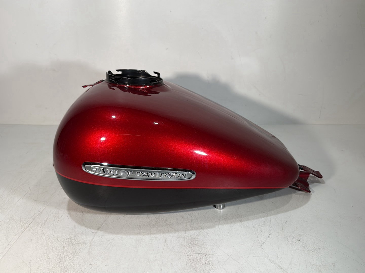 2008 - 2016 Harley-Davidson Touring Electra Glide Ultra Fuel Gas Tank Gasoline Reservoir 61356-08