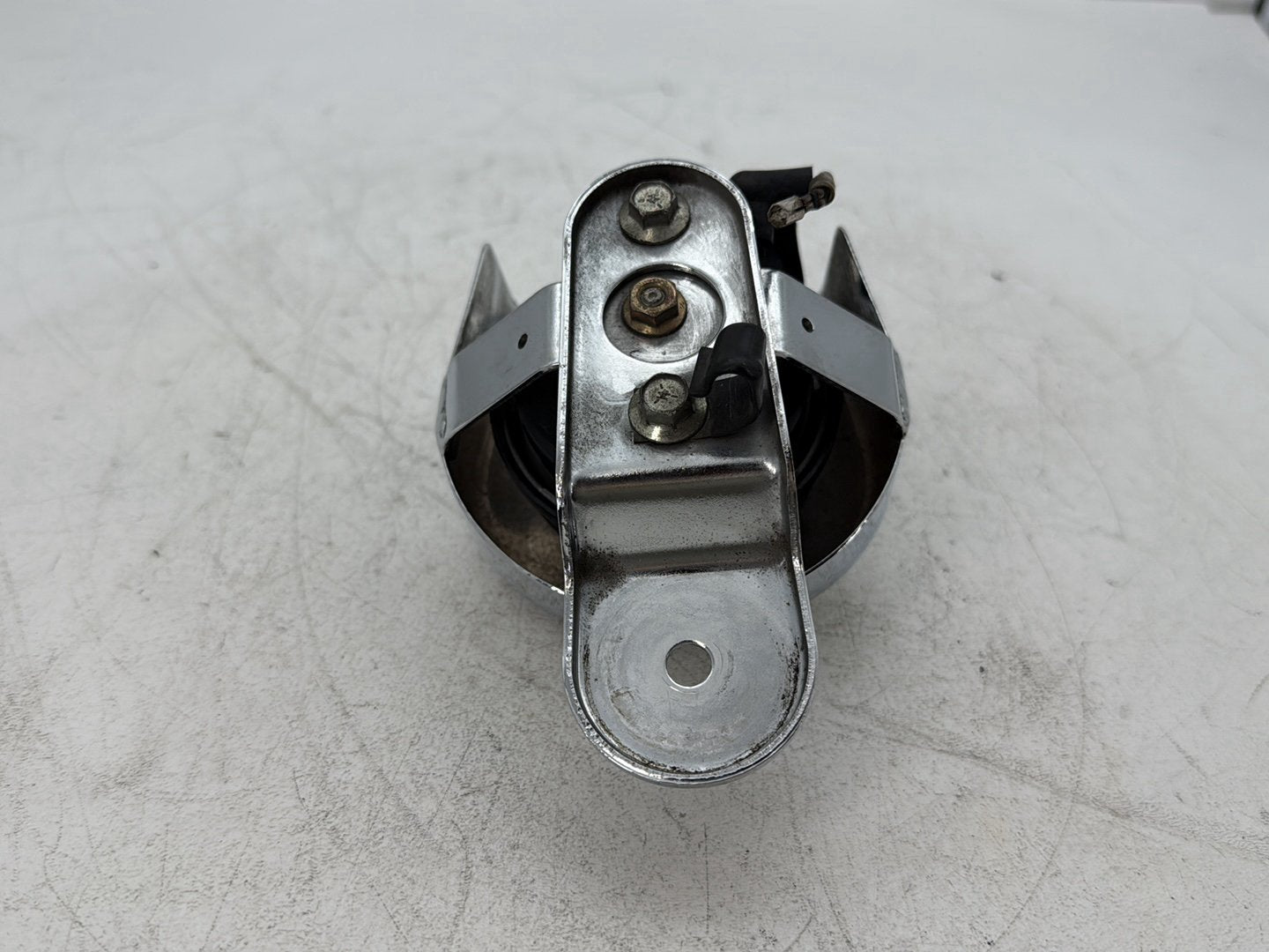 1997 Harley Softail Fat Boy FLSTF OEM Horn Signal Klaxon Chrome Cover 69012-93A