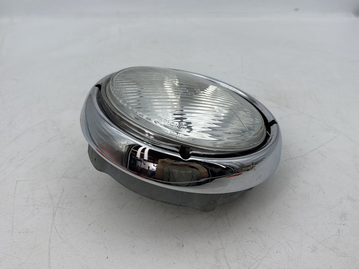 1999 - 2006 Harley-Davidson Touring Road King Police Headlight Headlamp Head Light Halogen  	67702-81A