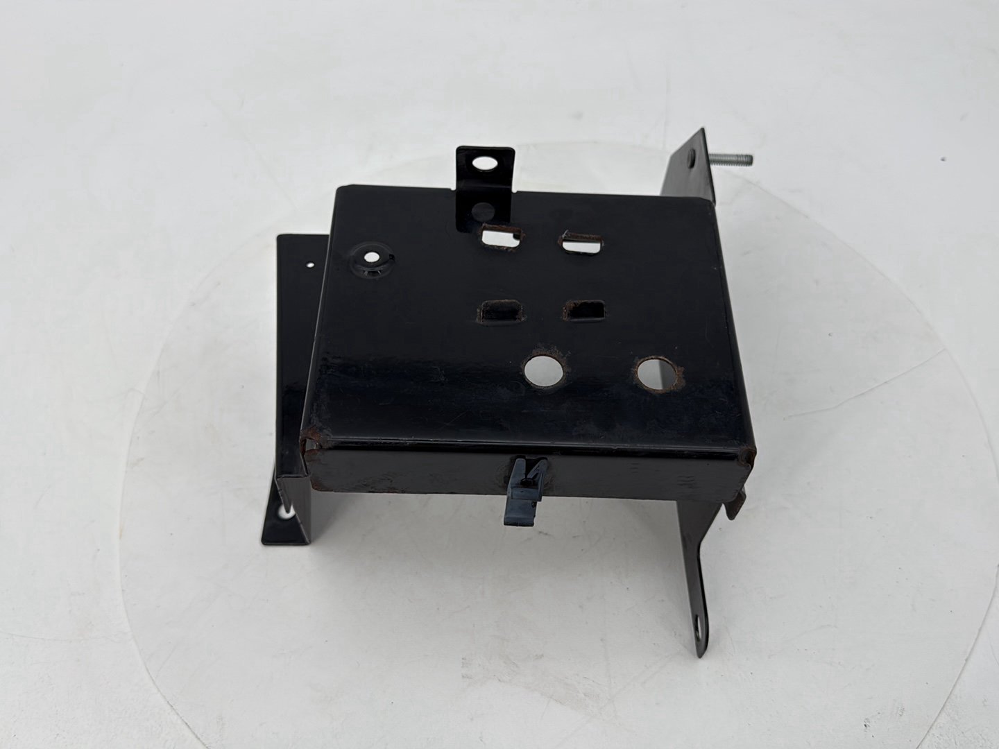 1999 - 2006 Harley-Davidson Touring Electra Glide Battery Tray Bracket Holder Carrier 	66281-02A