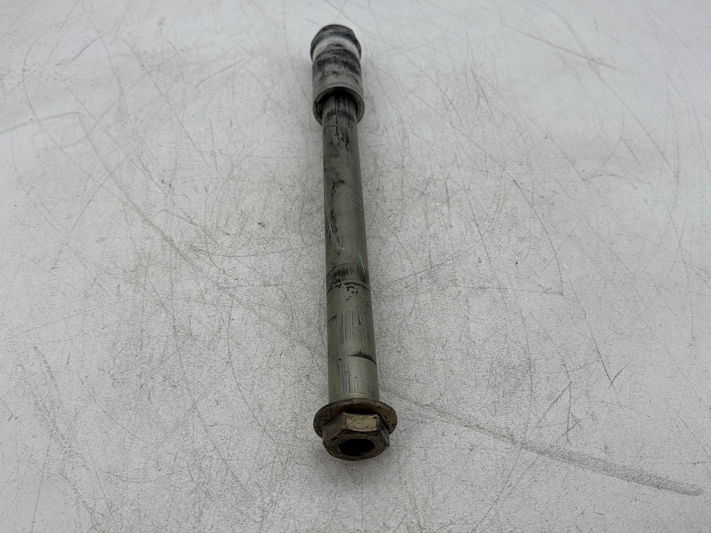 2010 Harley Dyna Fat Bob FXDF OEM Rear Wheel Axle Bolt Shaft