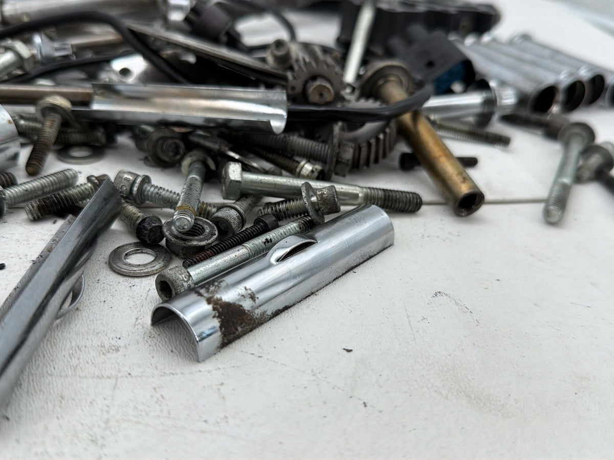 1996 Harley Road King Touring Police FLHPI EVO Engine Hardware Bolt Pushrods