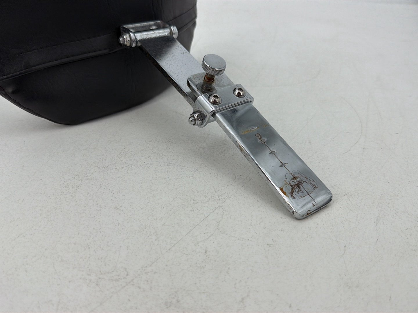 1986 - 1998 Harley-Davidson Softail Heritage Classic Rider Driver Backrest Adjustable Cushion Pad MUSTANG