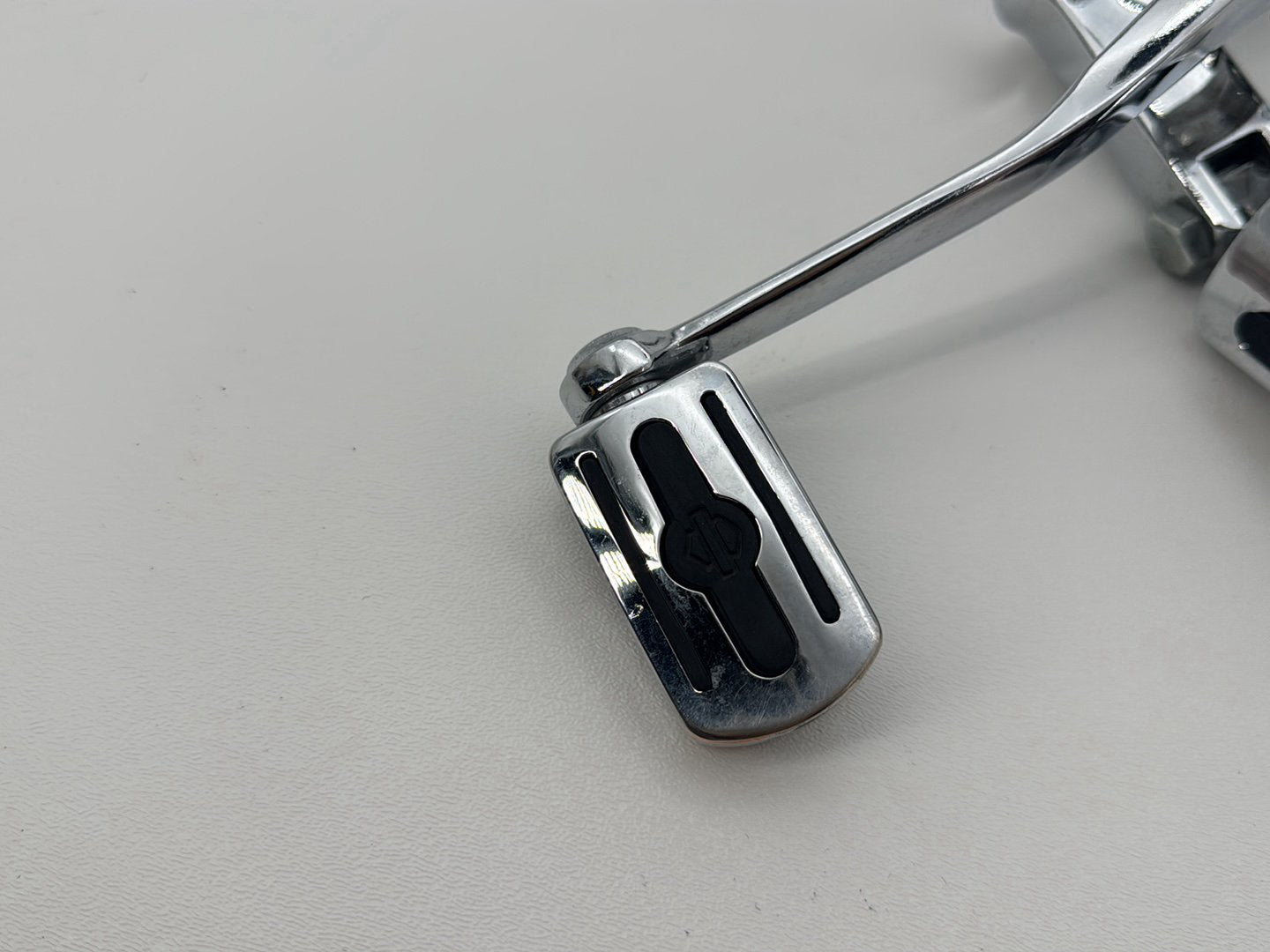 1999 - 2006 Harley-Davidson Dyna Wide Glide Left Driver Foot Controls Peg Rest  	33693-93