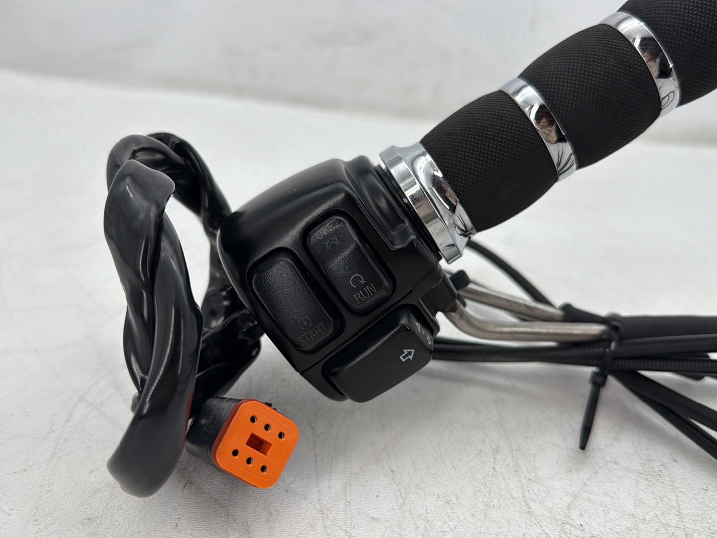 2001 Harley Sportster 883 Hugger XLH883 OEM Right Engine Start Kill Switches Controls