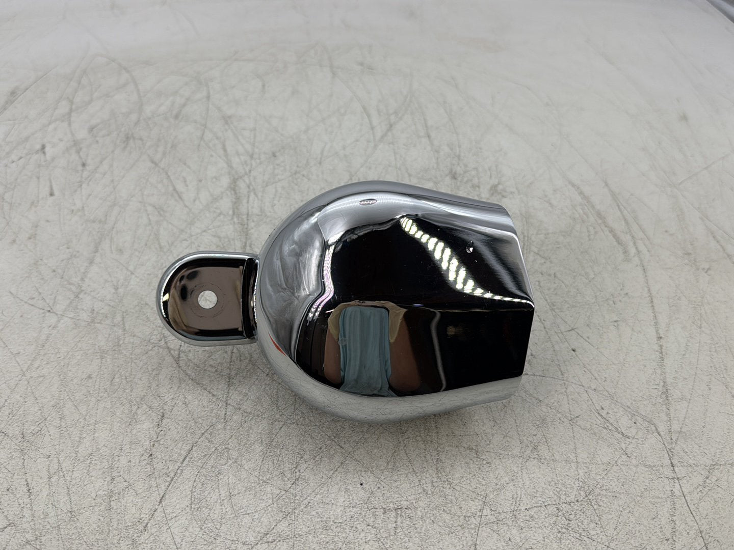 2007 Harley Dyna Street Bob FXDBI OEM Horn Signal Klaxon Chrome Cover