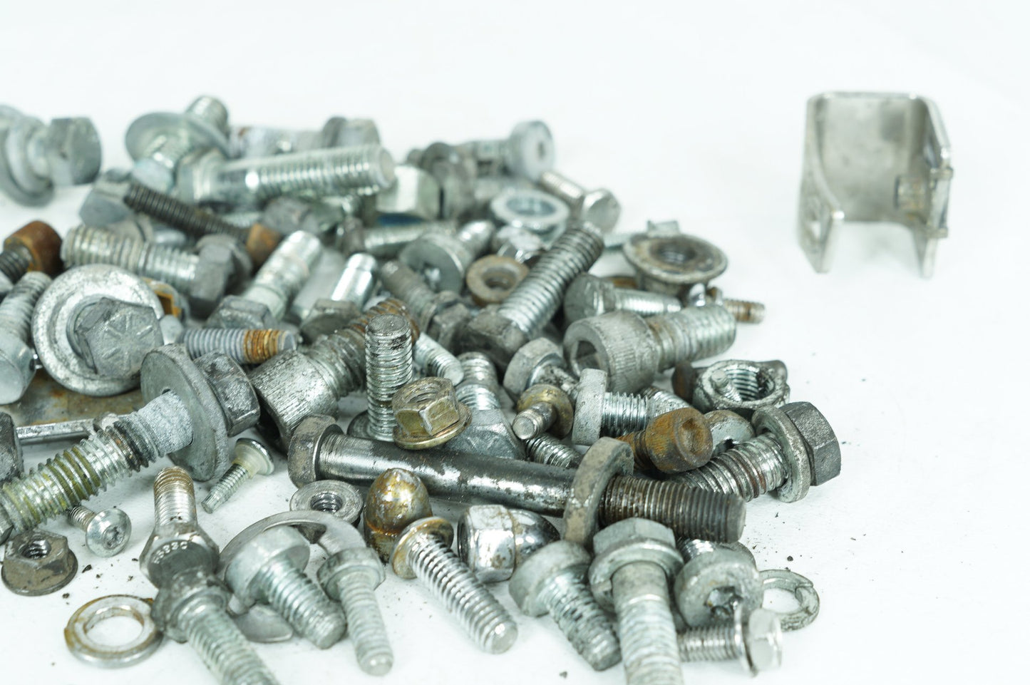 1999 - 2006 Harley-Davidson Touring Road King Hardware Bolts Nuts & Brackets