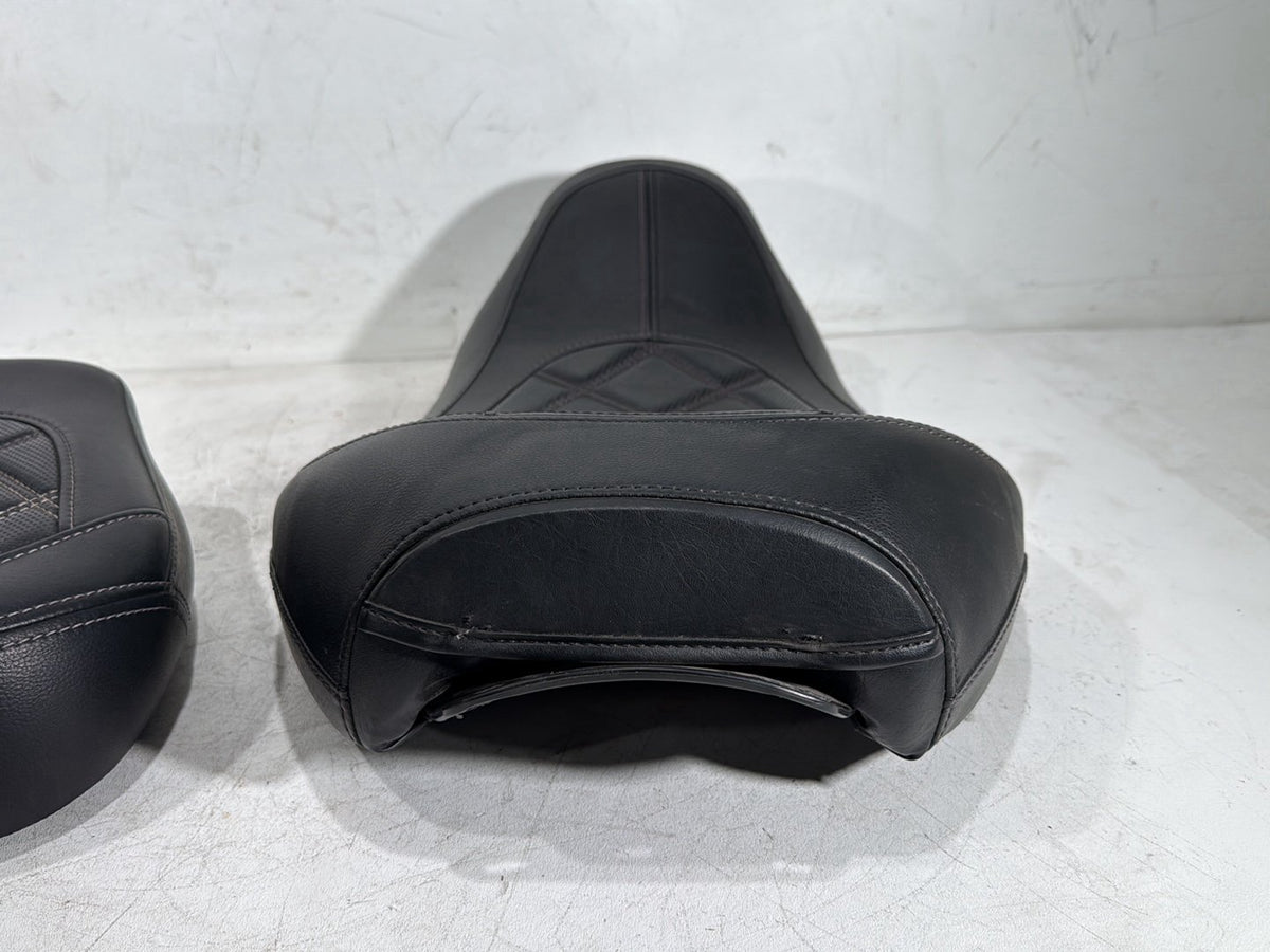 2011 Harley Road Glide Touring FLTRX Passenger Rider Driver Seat Saddle Pillion
