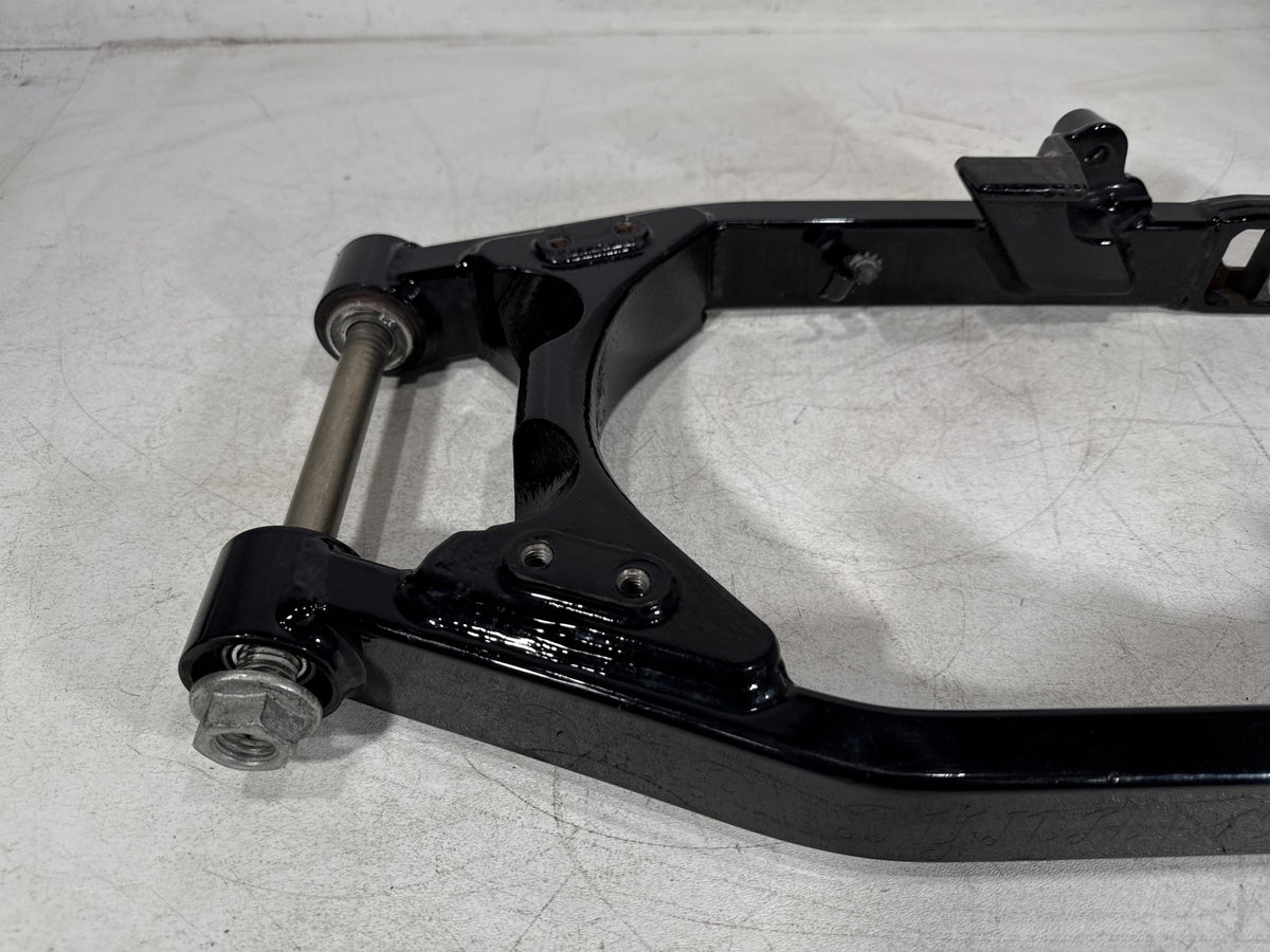 2017 Harley Dyna Street Bob FXDB OEM Rear Fork Swingarm Swing Arm