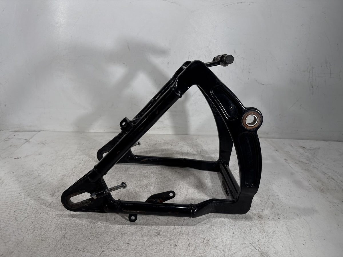 2001 Harley Fat Boy Softail FLSTF OEM Rear Fork Swingarm Swing Arm 47573-00A