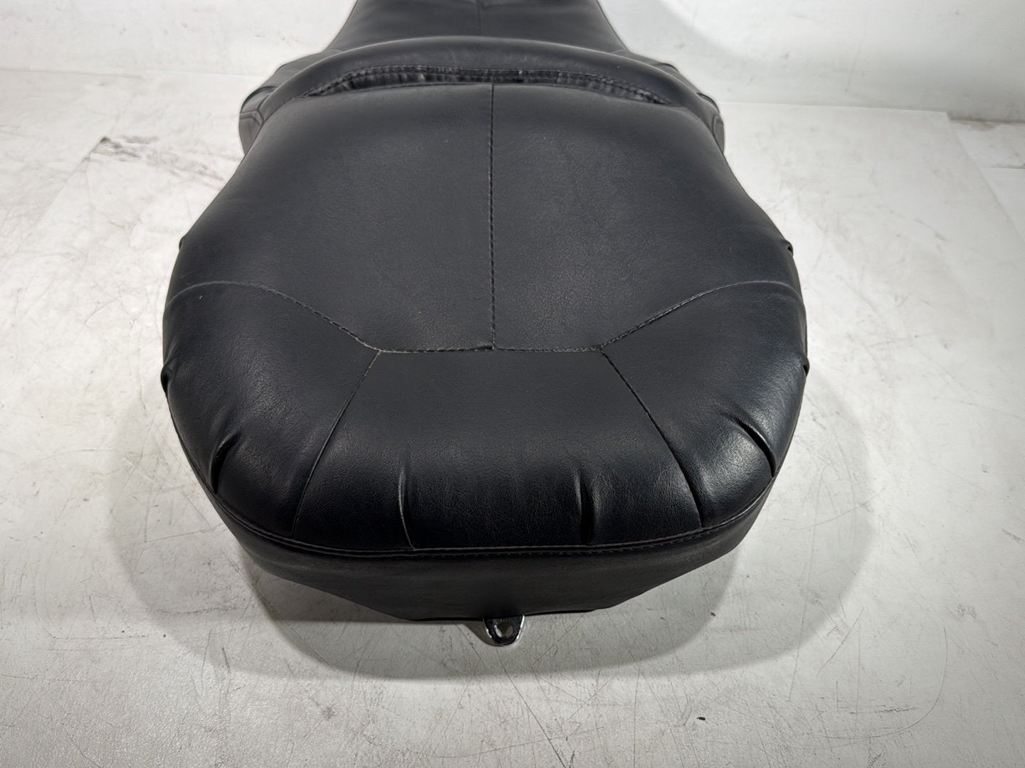 2007 Harley Touring FLHTC Electra Glide Classic OEM Passenger Rider Driver Seat Saddle